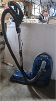 Kenmore Tank Type Sweeper w/Acces