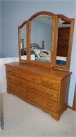 7-drawer Oak Dresser w/Mirror 5'wx18"dx6'h incl