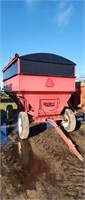 400 Bu Market V Box on 12 ton Horst running Gear