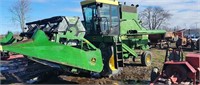 4420 John  Deere Combine w" 213 Grain Head