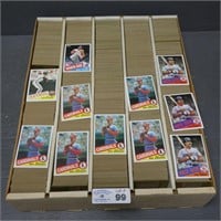 Assorted Lot of 85' Topps Baseball Cards