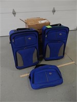 3 Matching luggage pcs, 2 have handles and casters