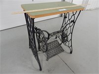 Singer treadle sewing machine stand