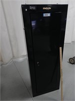 Stack-On gun cabinet with key; approx. 21"x10"x5
