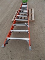 Louisville 8'  Pinnacle step ladder with platform;