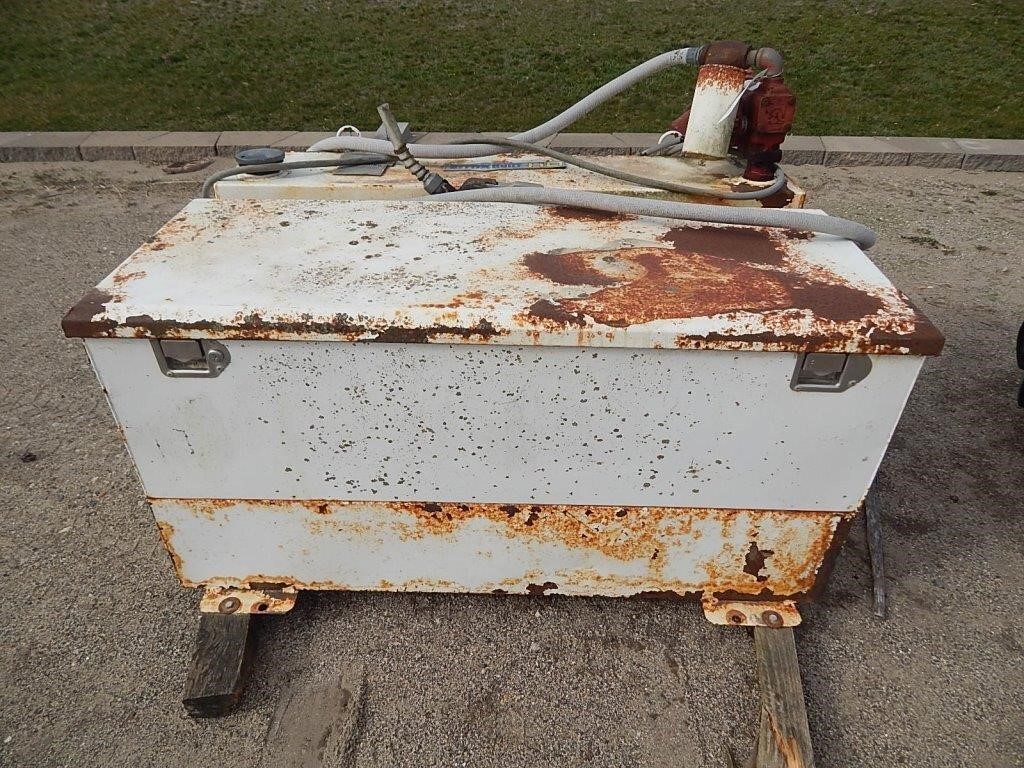 Fuel tank/toolbox; per seller the pump works and t