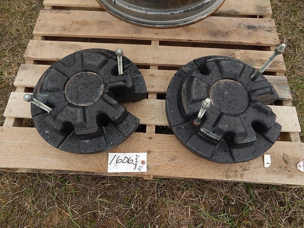 Wheel weights for a lawn tractor