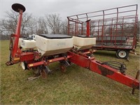 White 5100 planter; 4 row; 30"; works per seller;