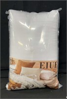 2- Eiue Luxury Polyester Fiber-Filled Pillows