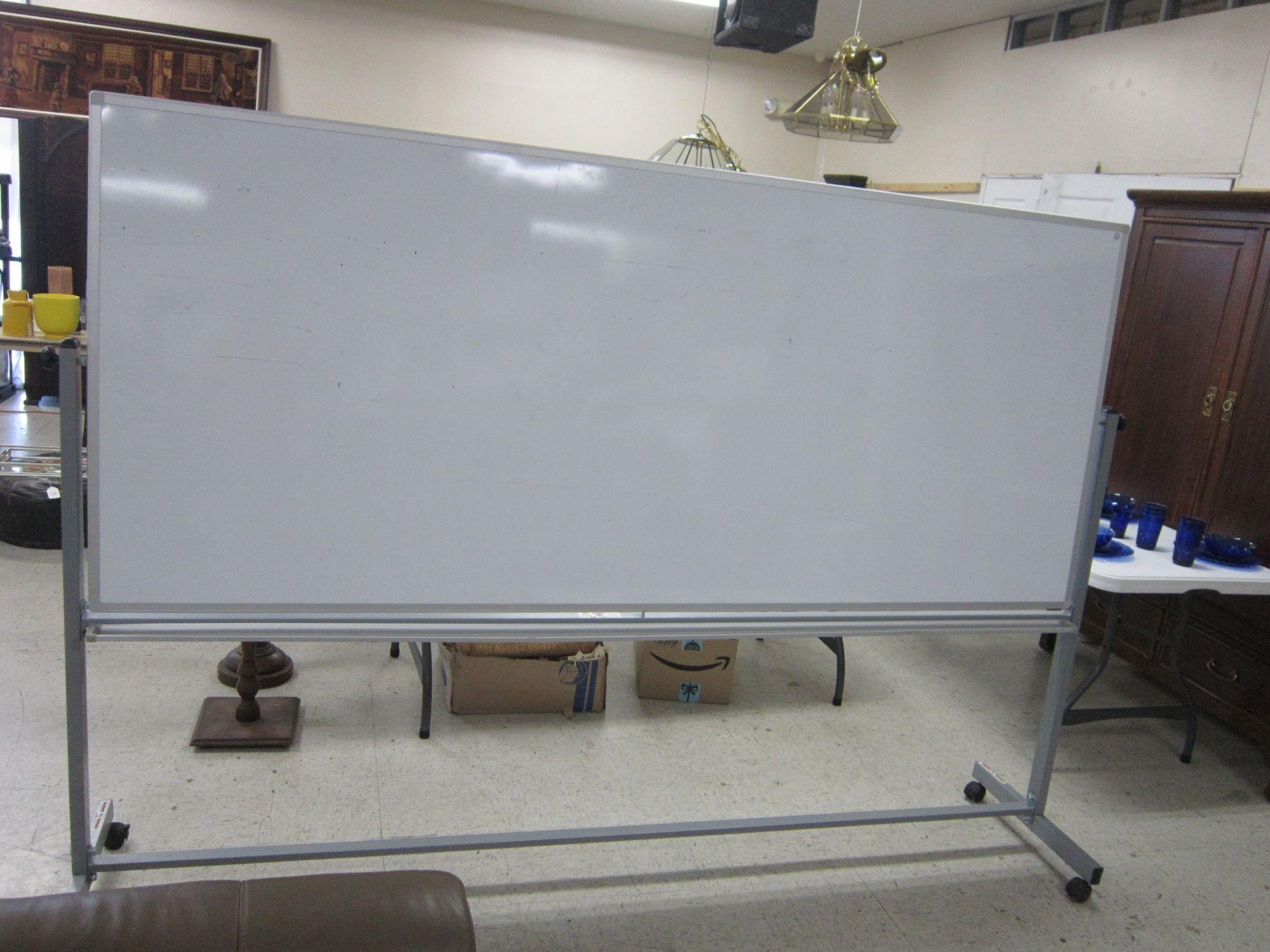 PORTABLE WHITE BOARD