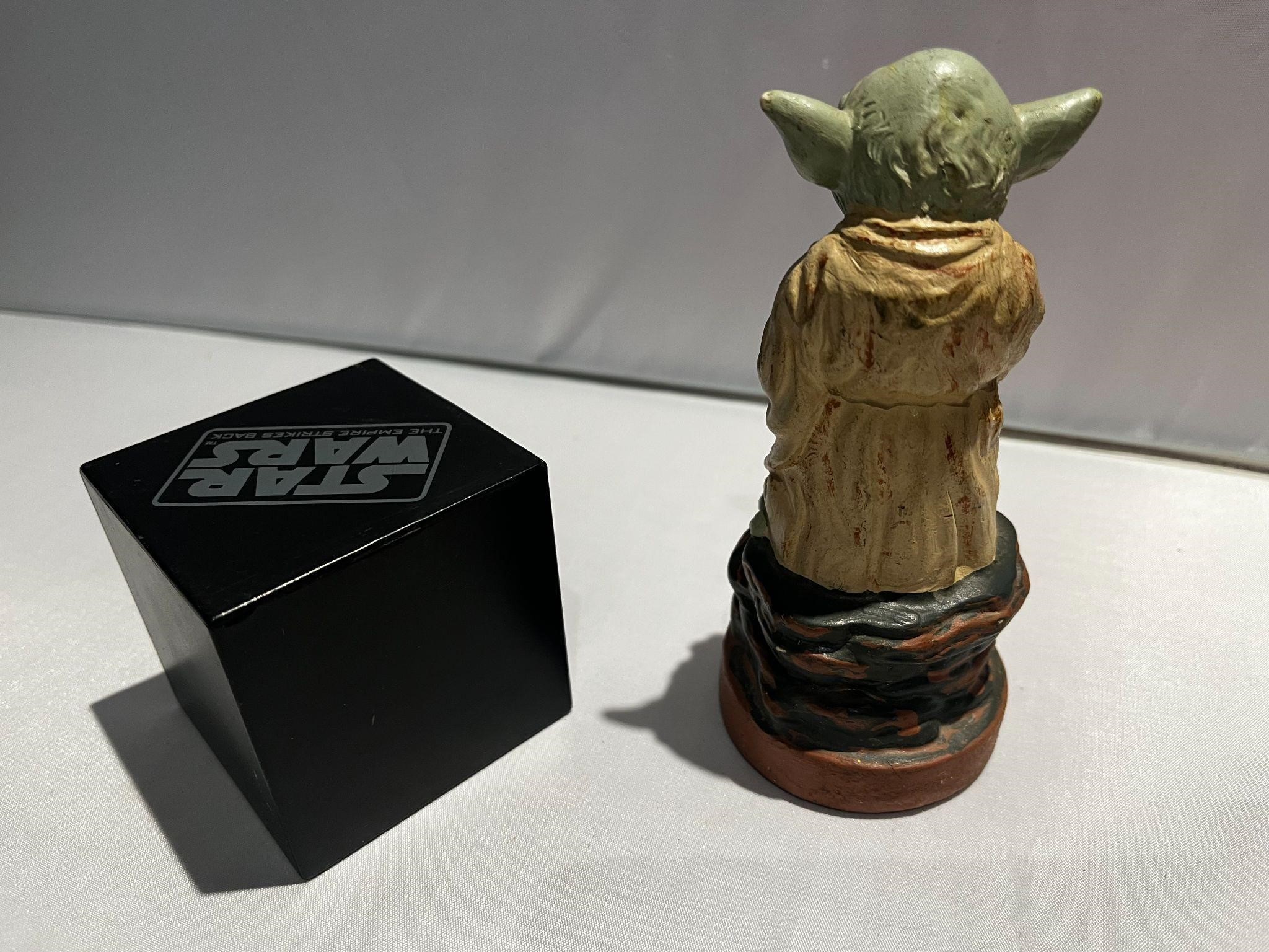 2 Star Wars Yoda Vintage Collectables