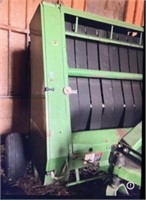 John Deere (JD) 535 Round Baler