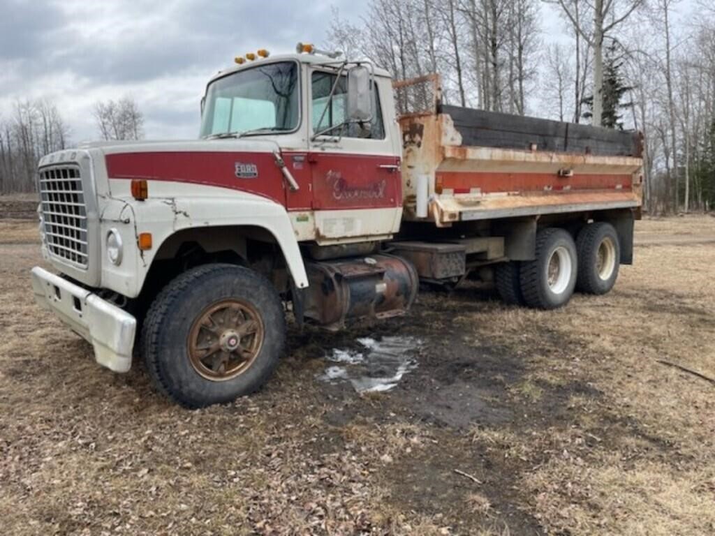 1979 Ford Louisville 900 Tandem Gravel Truck