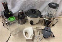 Small Kitchen Appliance Lot:Oster Blender, Ninja
