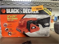 BLACK & DECKER BELT SANDER NEW