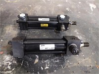 2 Parker hydraulic cylinders, 3000 psi