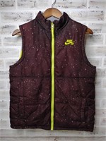 E1) YOUTH MED/LG??? NIKE REVERSIBLE VEST, ZIPPER