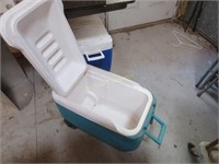 Igloo wheeled ice chest
