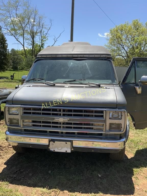 1989  CHEVY VAN HANDICAP ACCESSIBLE