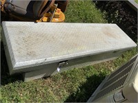 DIAMOND PLATE TOOL BOX