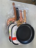 LOT OF 5 COOKWARE