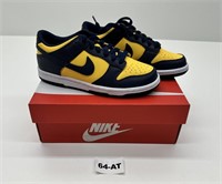 NIKE DUNK LOW (GS) SHOES - SIZE 4Y