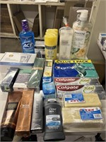 1 LOT FLAT OF ASST HEALTH AND BEAUTY ITEMS: LA