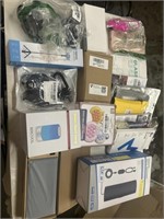 1 LOT FLAT OF ELECTRONICS AND ACCESSORIES