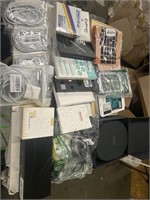 1 LOT FLAT OF ASST ELECTRONICS AND ACCESSORIES