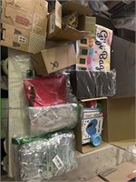 1 LOT FLAT OF PARTY SUPPLIES AND HOLIDAY SUPPLIES
