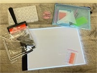 Diamond painting kit and light pad