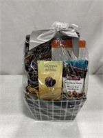 STYLISH GIFT BASKET PERFECT FOR EASTER AND SPRING