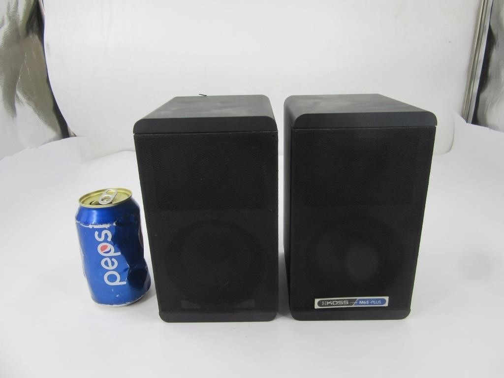 2 speaker KOSS model M65 plus