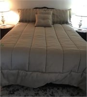Comforter/ decorative pillows/ pillow shams and