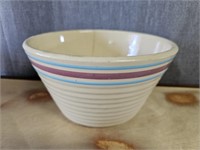 Vintage Watt Pottery 9" Mixing Bowl