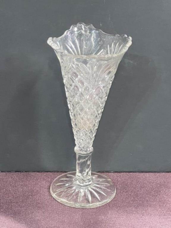 Clear glass vase diamond pattern
