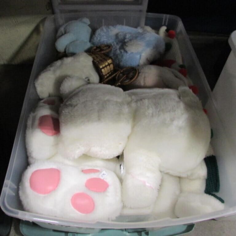 BOX OF STUFFED TOYS