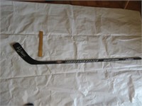 Bâton d'hockey neuf  signé par Andy Moog