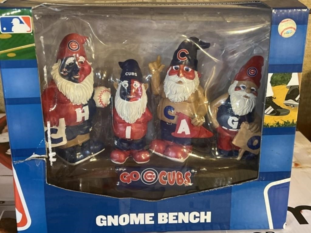 Forever collectibles; gnome bench; Chicago cubs