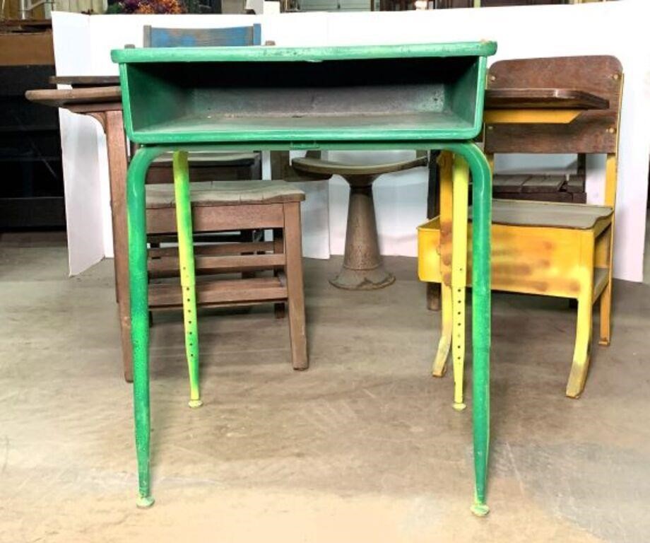 Student Desks Lot of 6