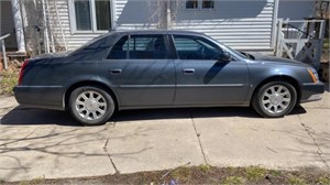 2009 4 DOOR CADILLAC DTS  SEDAN GRAY