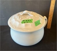 chamber Pot with lid - Royal ironstone china