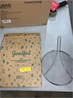 LOT OF 2 COOKWARE