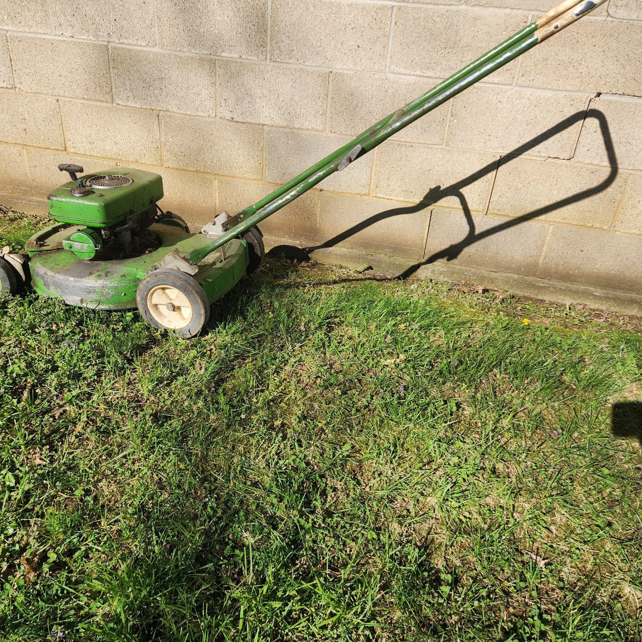 19" Lawn Boy Push Mower