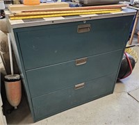Metal 3 Drawer Shop Cabinet