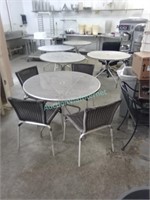 Round Patio Table