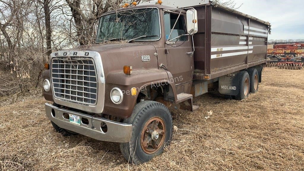 1980 Ford 800 Grain Truck T/A (Off Site)