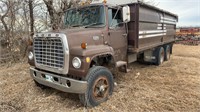 1980 Ford 800 Grain Truck T/A