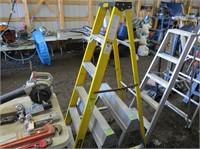 Stanley 6ft Fibreglass Ladder