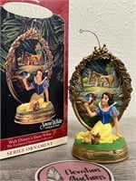 1998 Hallmark Snow White ornament